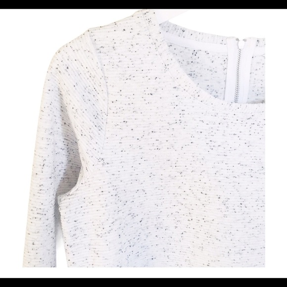 REITMANS Flutter Woven Top With Peekaboo Bell Sleeve Blouse Detail Grey Space XS - Picture 6 of 11